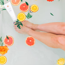 Charger l'image dans la galerie, Exfoliant à la vitamine C - 150ML