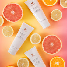 Charger l'image dans la galerie, Exfoliant à la vitamine C - 150ML